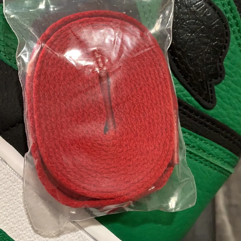 Air Jordan 1 Retro High - Picture 9 of 11